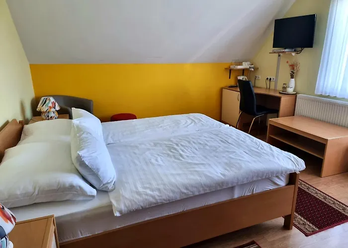 Bed & Breakfast Valjavec 3*