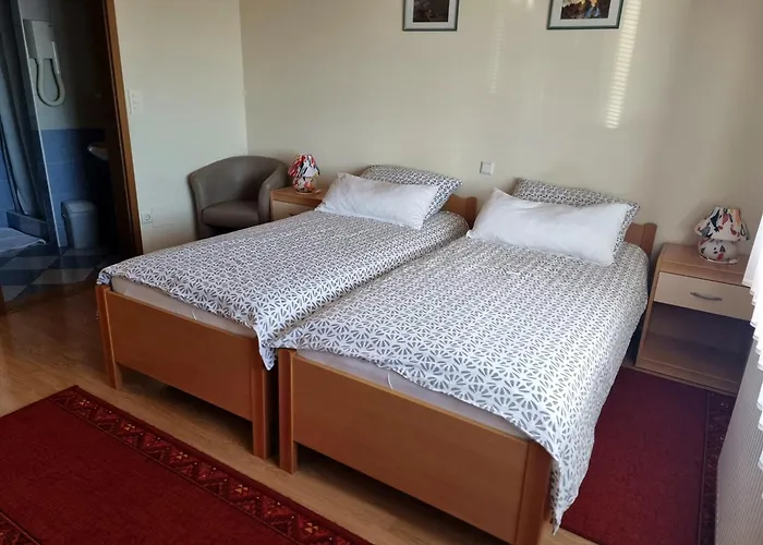 Bed & Breakfast Valjavec 3*